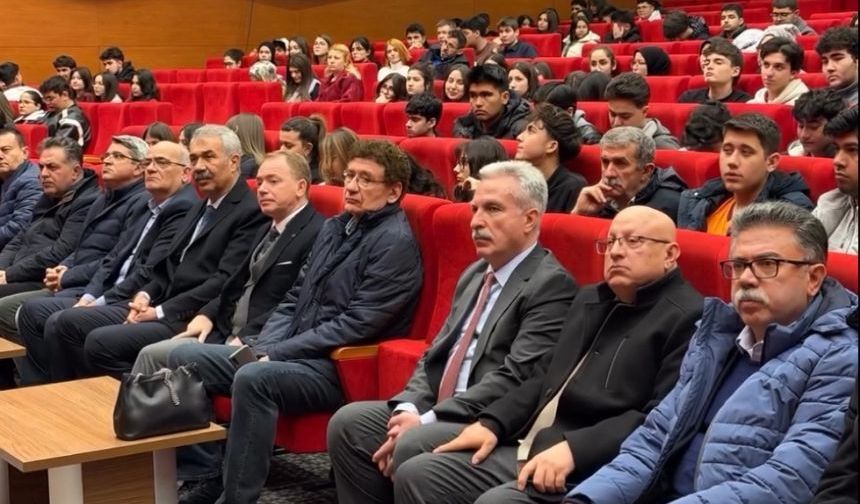 Kırşehir’de YKS’ye Hazırlanan Öğrencilere Eğitim Programı