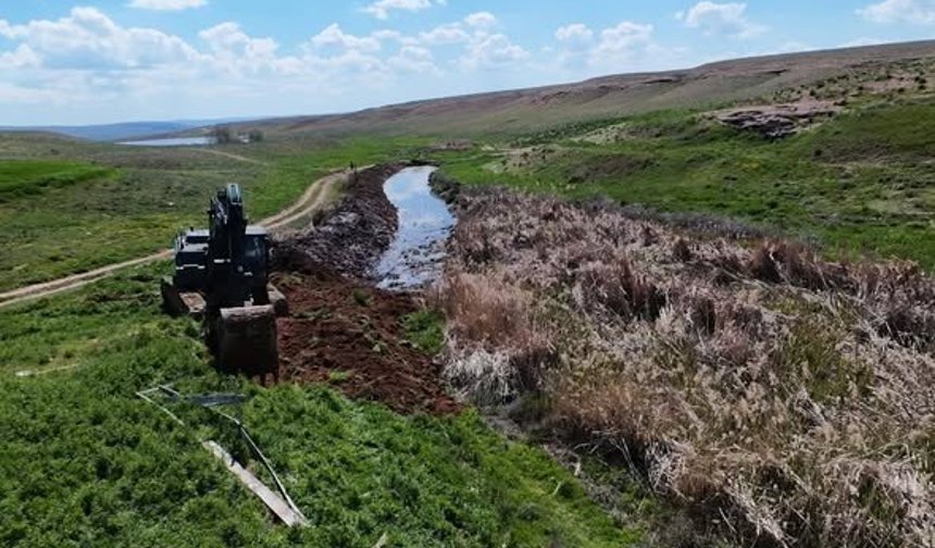 Kırşehir'de İkizağıl Göleti İçin Dere Islahı Devam Ediyor