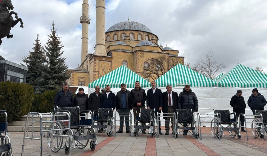 Kırşehir'de engelli ve yaşlılara akülü ve engelli araç desteği
