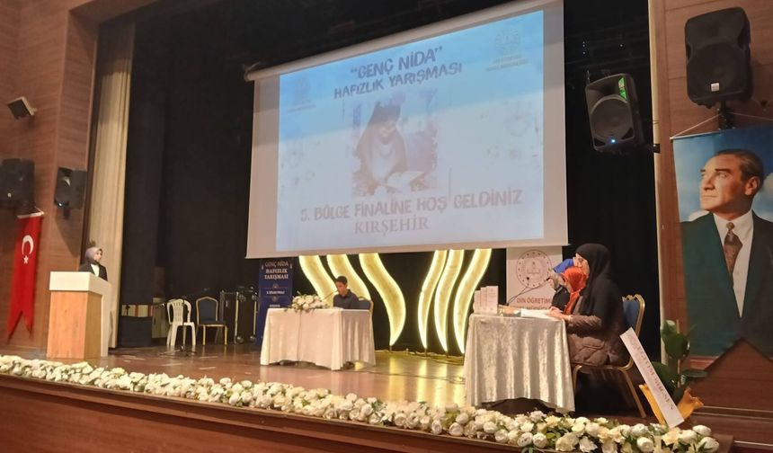 Genç Hafızlar Sahnedeydi