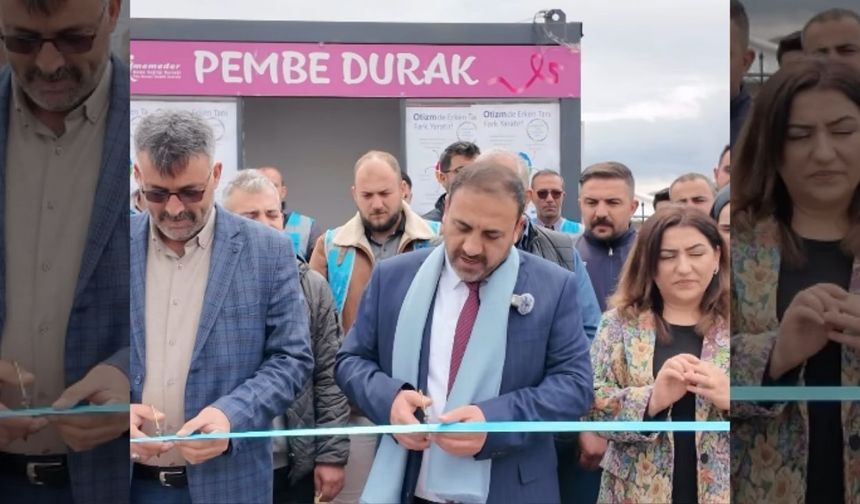 Çiçekdağı’ndaki  Pembe Durak Otizm Farkındalık Durağı Oldu