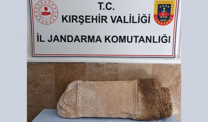Kırşehir’de Roma Dönemine Ait Mezar Taşı Bulundu