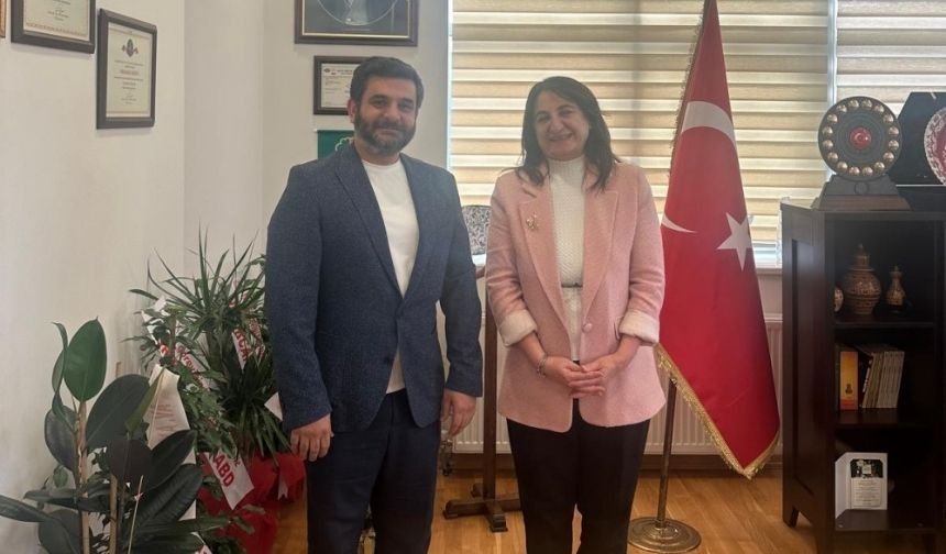 Başkan Memiş’ten Dekan Şahin’e Tebrik