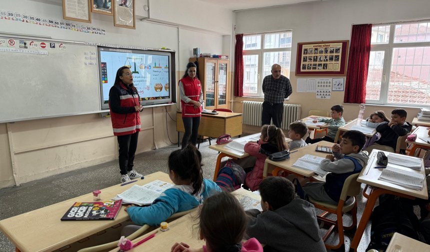 Kızılay Kırşehir Şubesi Öğrencilerle Buluştu