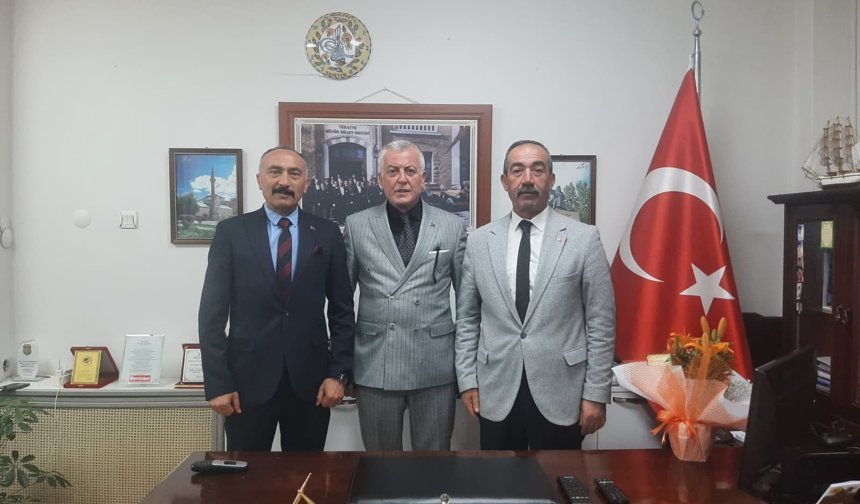 Türkiye Kamu-Sen ve Türk Sağlık-Sen’den Kırşehir Basınının 49 Yıllık Çınarına Tebrik Ziyareti