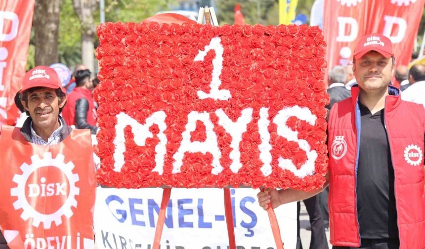 Bayramda görevlerini bırakmadılar: Temizlik işçilerinden takdirlik hareket