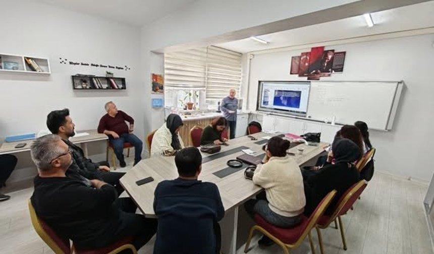 Kırşehir'de Öğretmenlere Travma Sonrası Stres Bozukluğu Semineri