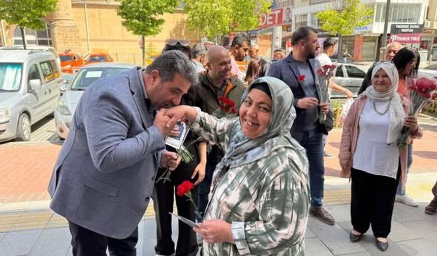 Anahtar Parti Kırşehir Teşkilatı Annelerin Mutluluğuna Ortak Oldu
