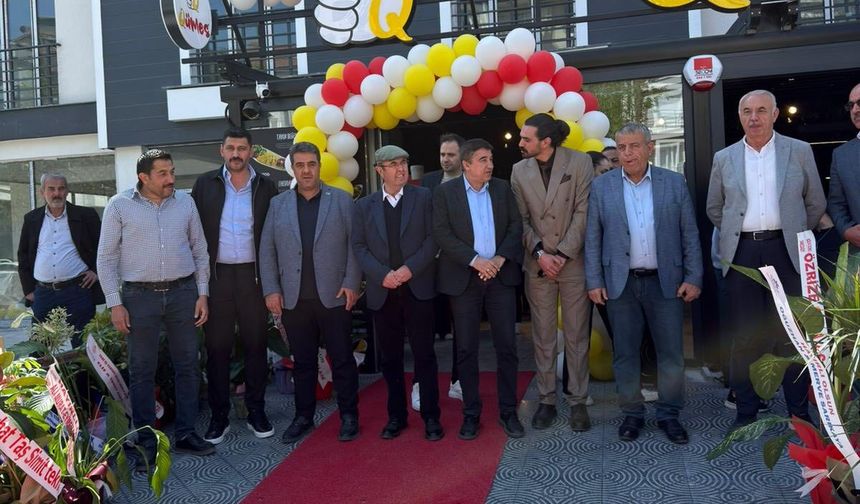 Anahtar Parti Kırşehir Heyeti Qümes Açılışına Katıldı