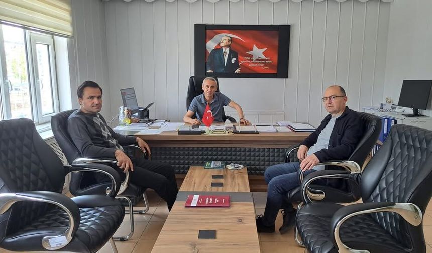 Eğitim Bir-Sen Heyeti Ahmet Yeğin’i Ziyaret Etti