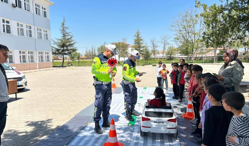 Çiçekdağı’nda Öğrencilere Trafik Eğitimi Verildi
