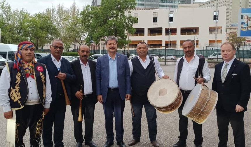 Abdallar Geleneği Ankara’da Sahneye Taşındı: Neşet Ertaş’ın Mirası Yaşatıldı