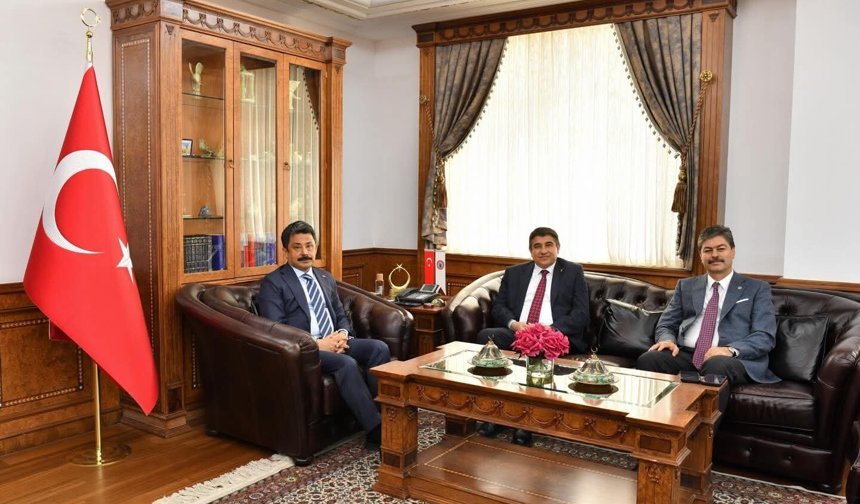 Vali Demiryürek, Kırşehir Milletvekilleri Erkan ve İlhan ile Bir Araya Geldi