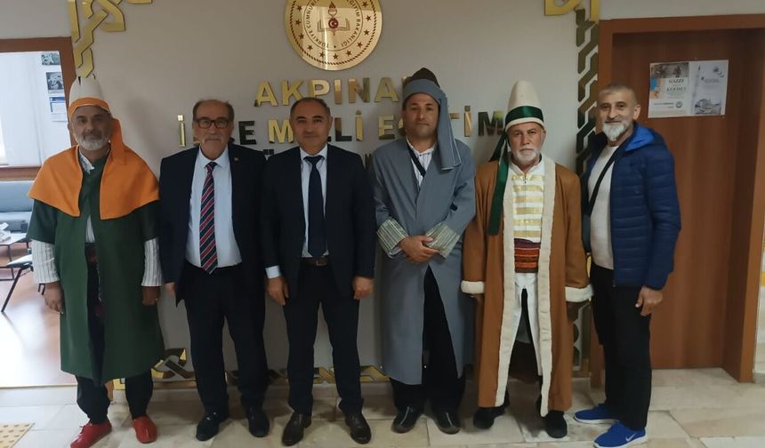 Akpınar Ortaokulu’nda Şeyh Edebali Konferansı Düzenlendi