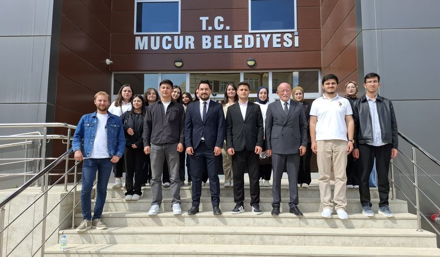 BAŞKAN ALİ ŞAHİN ÜNİVERSİTELİLERLE BULUŞTU