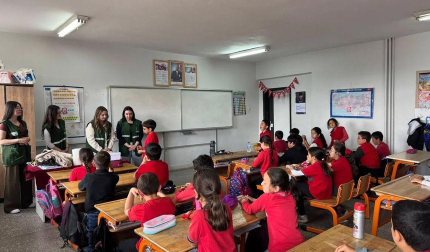 Yeşilay’dan Minik Öğrencilere Sağlıklı Yaşam Eğitimi