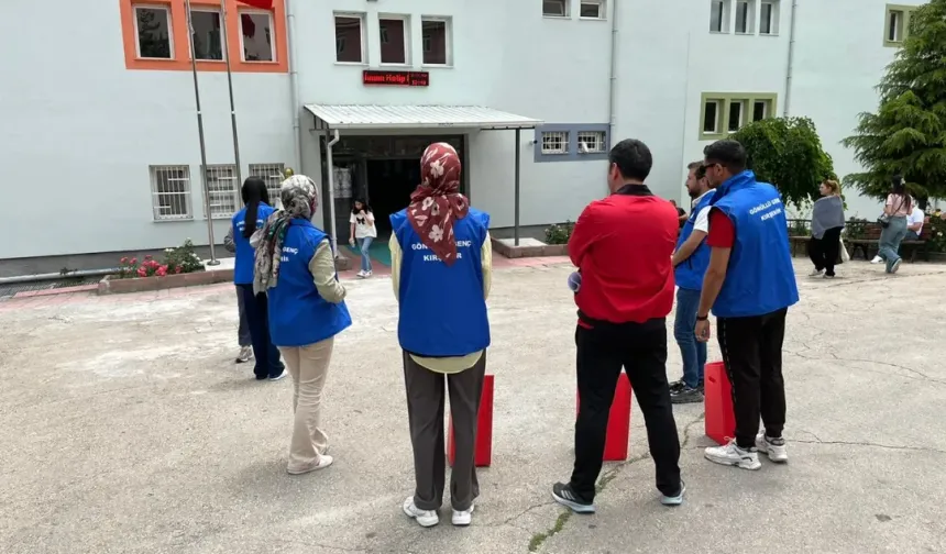 YKS Kalemleri Minik Kalpler İçin Toplandı!