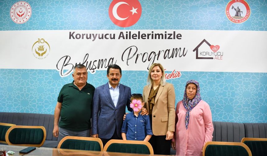 Vali Demiryürek ve Eşi, Kırşehirli Koruyucu Ailelerle Gönül Köprüsü Kurdu