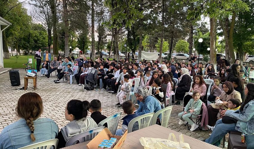 Boztepe'de Açık Hava Sineması Etkinliğine Yoğun İlgi