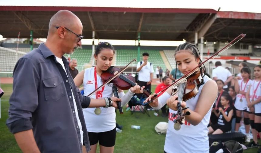 Mini Voleybol Turnuvası'nda Büyük Heyecan