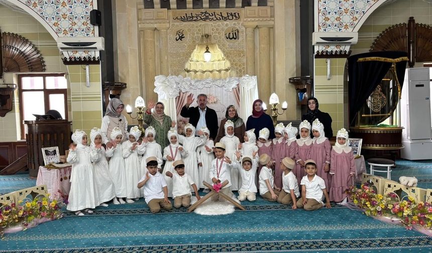 Karlıoğlu Camii’nde Mezuniyet Coşkusu