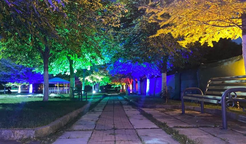 Özbağ'da Parklar Modernize Ediliyor