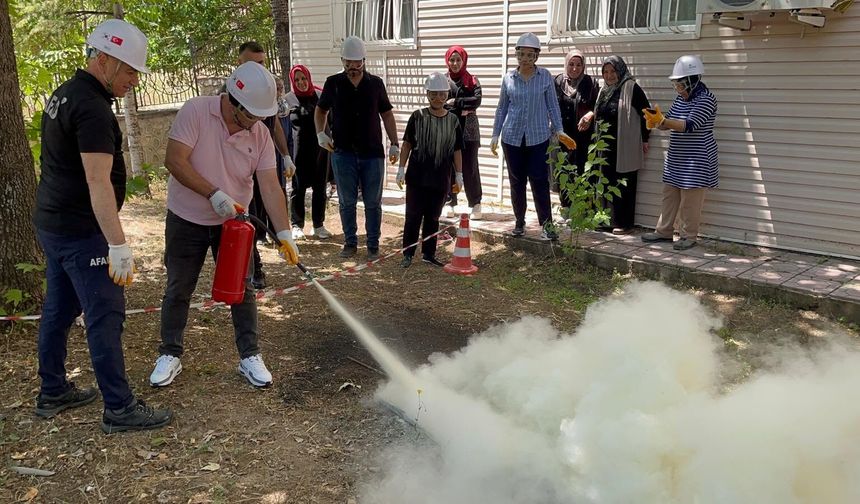 AFAD'dan Çiçekdağı'nda Yangın Farkındalık Eğitimi