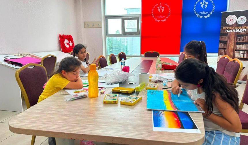 Kırşehir Gençlik Merkezi’nde Yaz Kursları Devam Ediyor