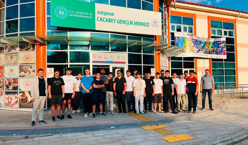 Kırşehirli Gençler Tarım ve İnovasyon Kampına Uğurlandı