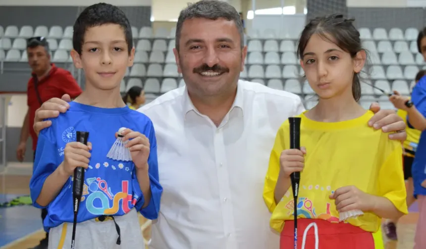 İl Müdürü Çakmakçı’dan Sporculara Tatlı Sürpriz