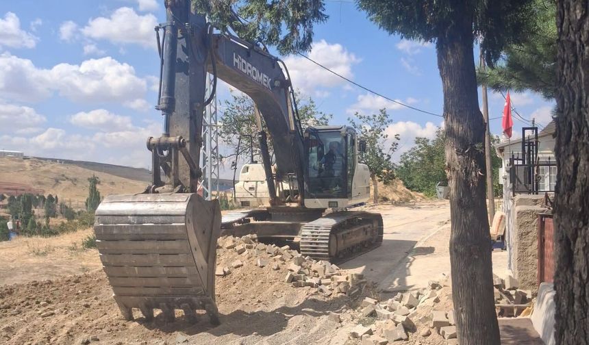 Özbağ Kızılca Mahallesi’nde Yol Yenileme Çalışmaları Başladı