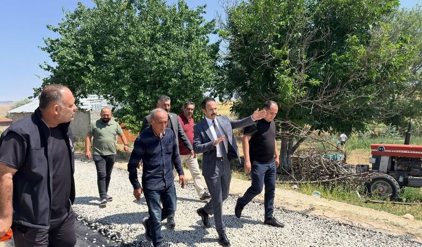 Çiçekdağ Kaymakamı Öğüt Köy Yollarını İnceledi