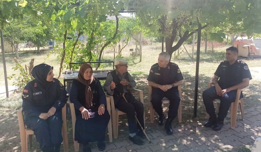 İl Jandarma Komutanı Yıldırım’dan Şehit Ailesine Ziyaret