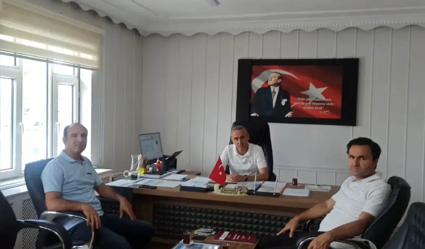 EĞİTİM-BİR-SEN’DEN AHMET YEĞİN’E HAYIRLI OLSUN ZİYARETİ