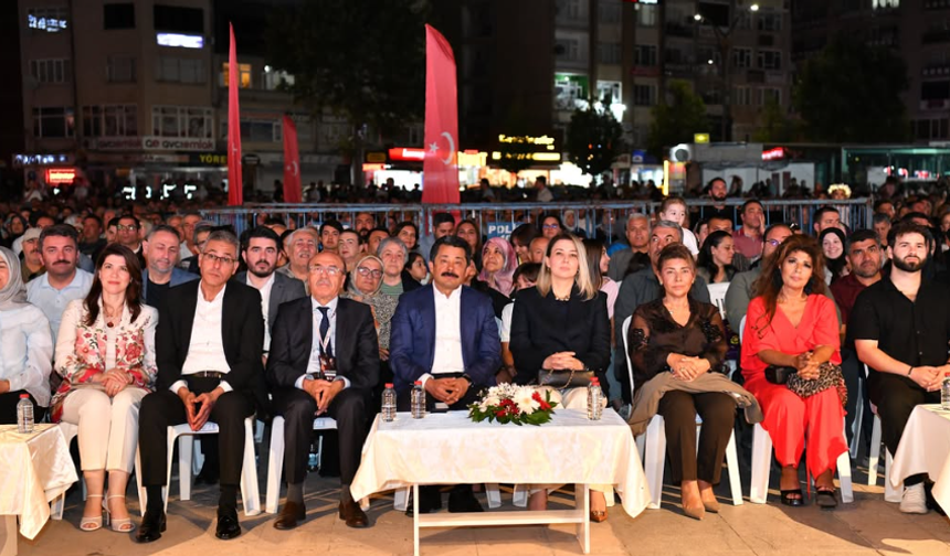 Neşet Ertaş Festivali Türkülerle Sona Erdi