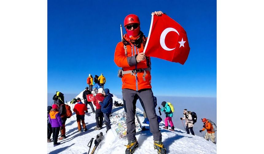 Kırşehir’den Ağrı Dağı’nın Zirvesine Tarihi Tırmanış