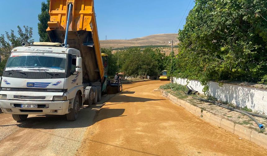 Özbağ'da Yol Çalışmaları Hız Kesmeden Sürüyor