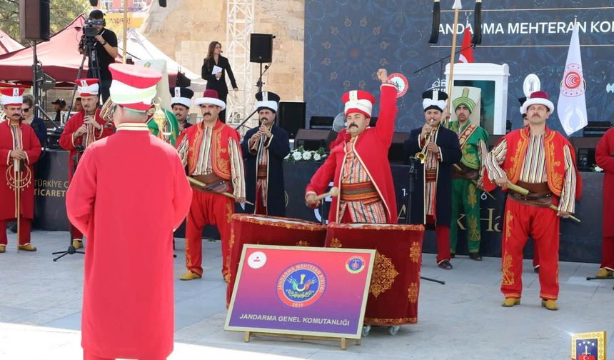 Atlı Birlikler ve Mehteran Kırşehir’de Görkemli Kortej Oluşturdu