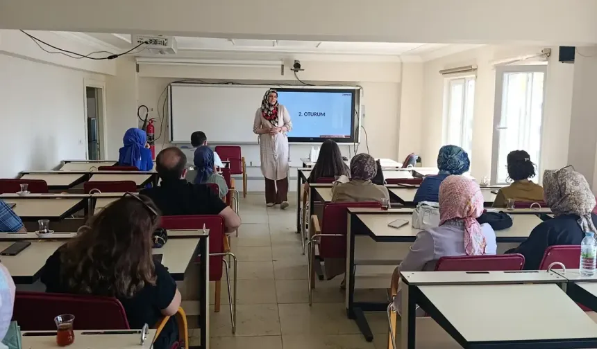 Öğretmenler Harezmi Eğitim Modeli Seminerinde Bir Araya Geldi