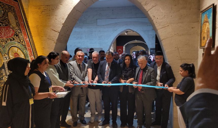 KIRŞEHİR’DE MUKADDES EMANETLER SERGİSİ ZİYARETE AÇILDI