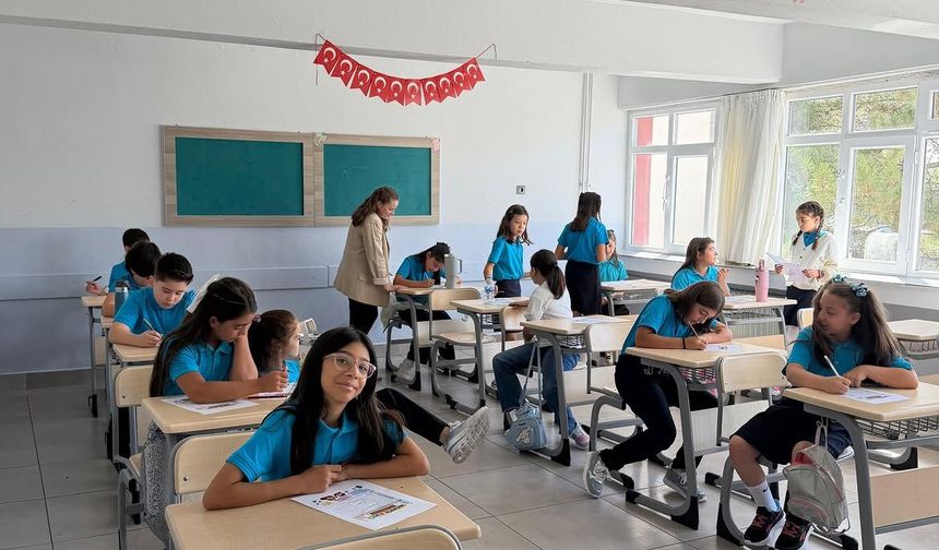 Muharrem Ertaş Müzik Ortaokulu Kapılarını Sanatla Açtı