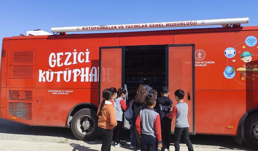 Kitaplar Çocukların Ayağına Geldi