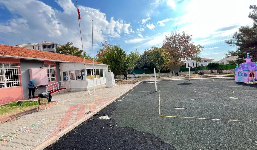 Miniklerin Okulu Baştan Aşağa Boyandı