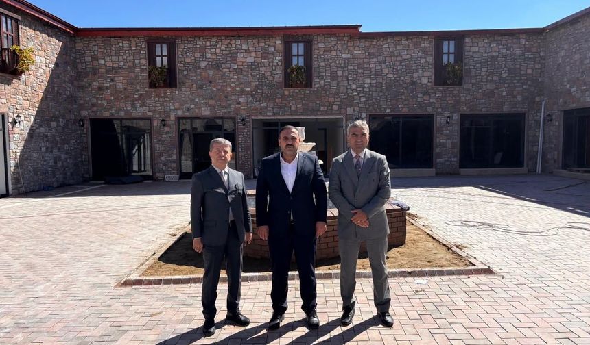 Dernek Başkanı ve Okul Müdüründen Hakanoğlu’na Ziyaret