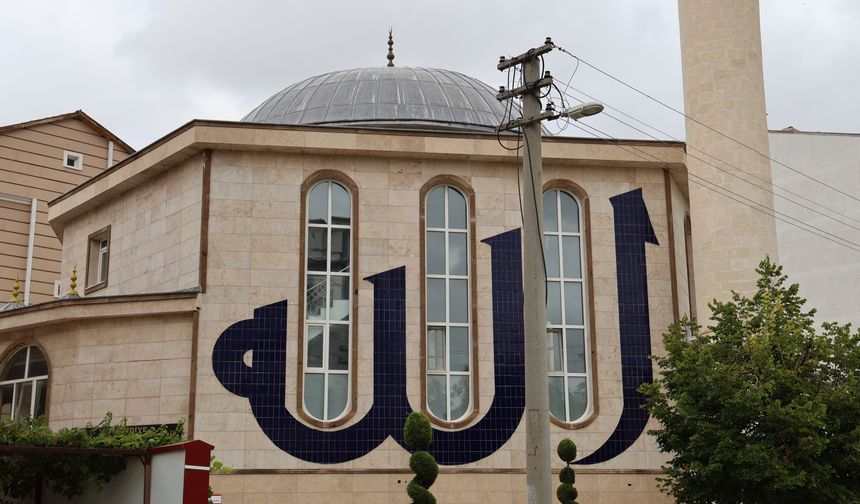 Kırşehir'de 'cennet tasvirli' Hamidiye Camii ilgi odağı oldu