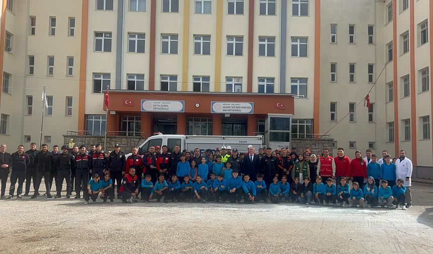 Akçakent’te Afet Farkındalık Eğitimi ve Tatbikat Düzenlendi