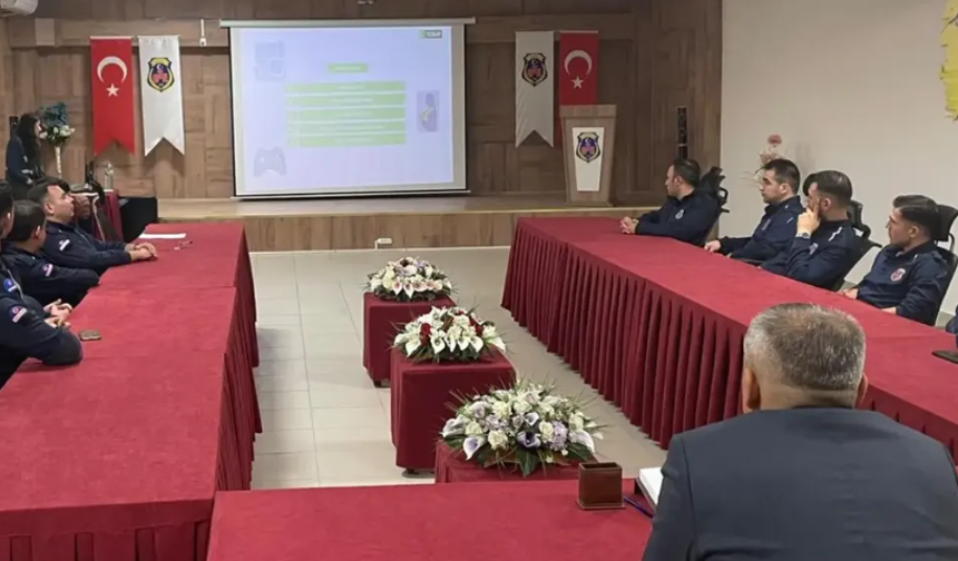 Kırşehir’de Ceza İnfaz Kurumu Personeline Teknoloji Bağımlılığı Eğitimi
