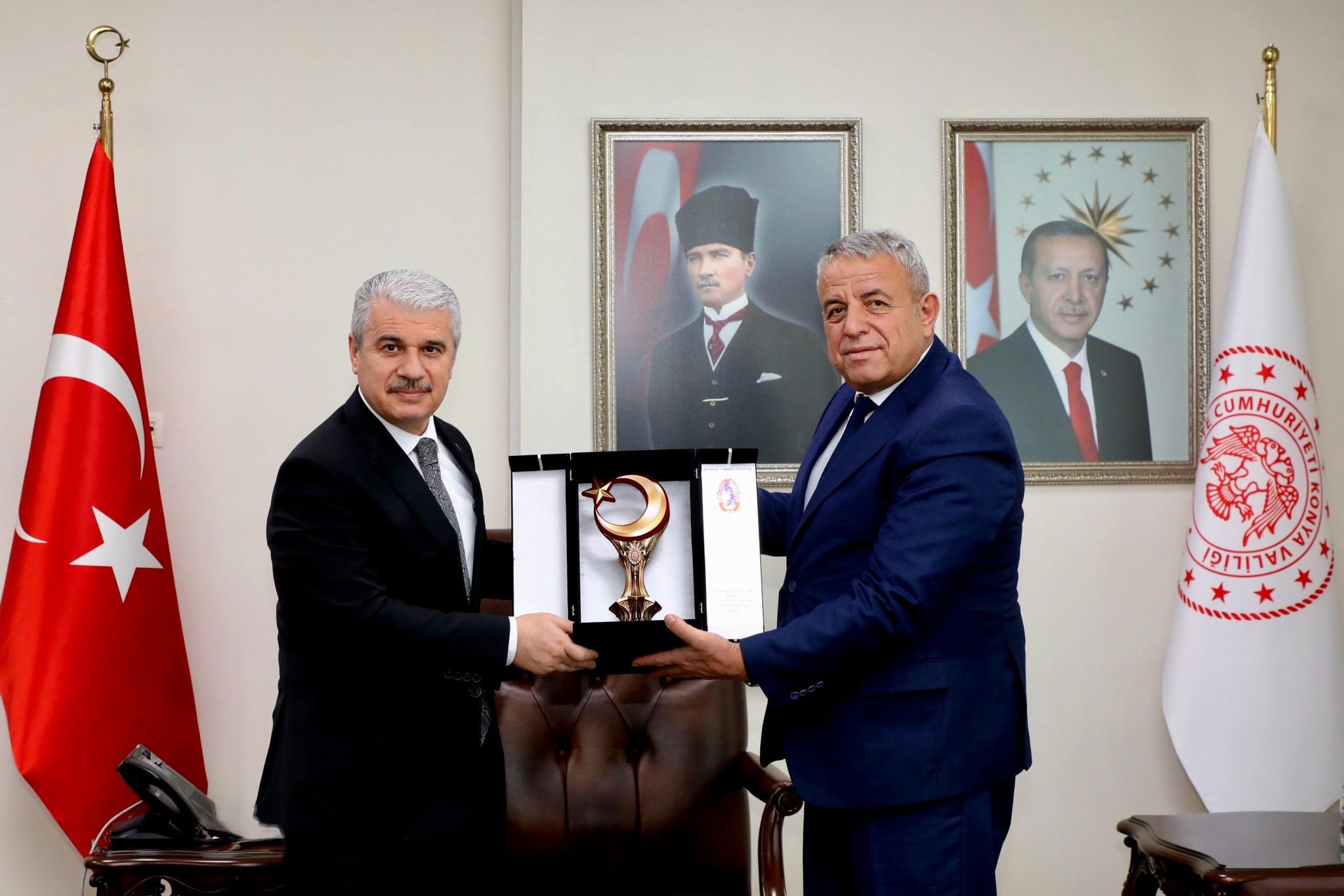 Vali Akın3