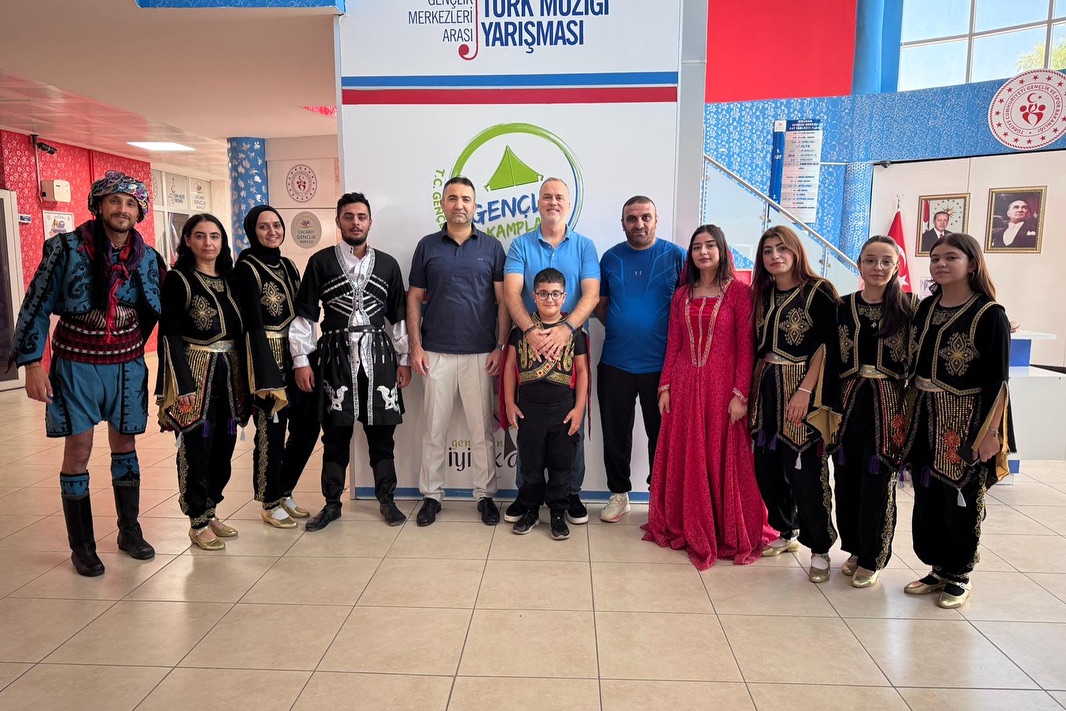 #Gençlikvesporfestivalleri Kapsamında Değerli Velilerimiz Ve Sevgili Gençlerin Katılımları Ile E (12)