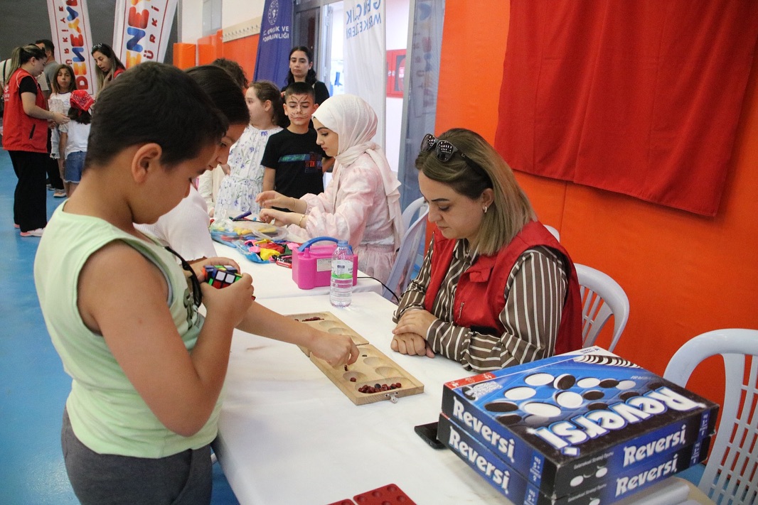 #Gençlikvesporfestivalleri Kapsamında Değerli Velilerimiz Ve Sevgili Gençlerin Katılımları Ile E (3)